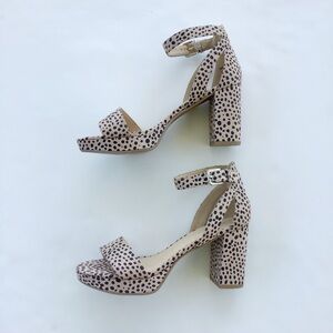 Laundry By Shelli Segal Beige Leopard Print Block Heel Sandals